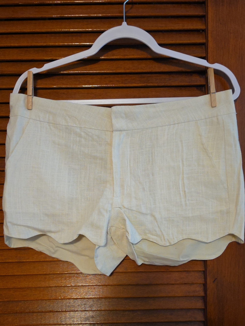 miami Light Cream Scallop Hem High Waist Shorts